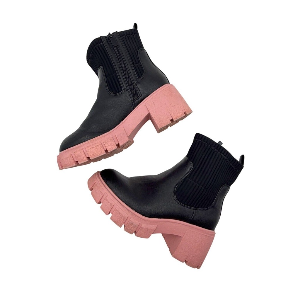 Torrid Size 7 Black Leather Chelsea Boots Pink Chunky Lug Sole Zip Kawaii Y2K